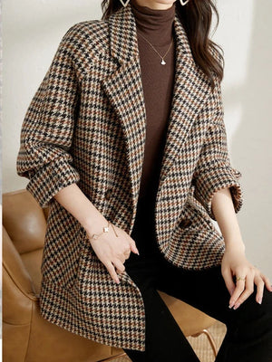 Stylish Women's Checkered Jacket - Trendy Design
