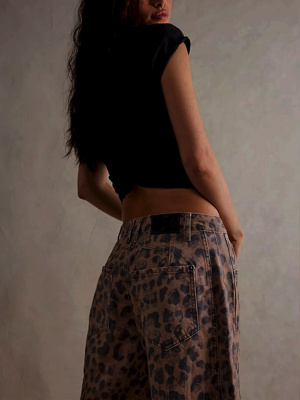 Stylish Leopard Print Barrel Jeans - Trendy Casual Wear