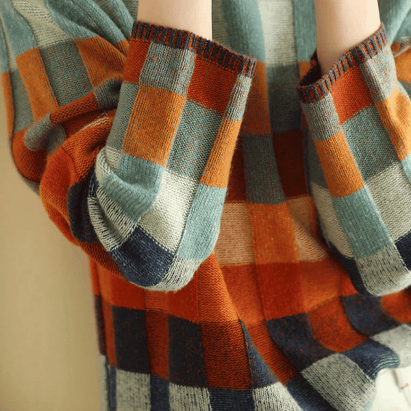 Luxurious Cashmere Turtleneck Sweater with Stylish Patchwork Design