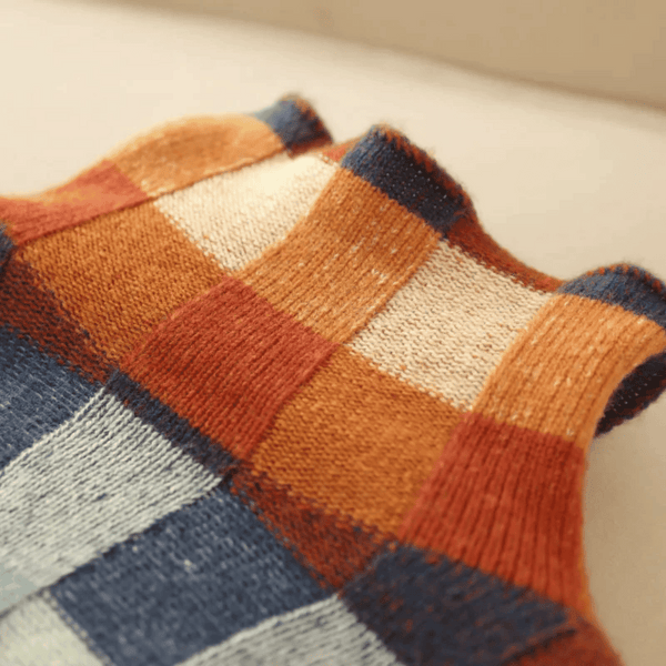 Luxurious Cashmere Turtleneck Sweater with Stylish Patchwork Design